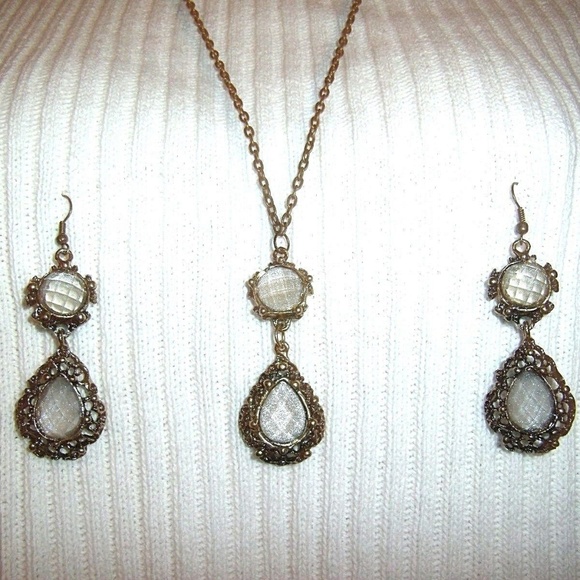 Antique Style Earrings Necklace Pendant Set